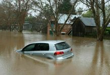 Названо ознаки, що ваш потенційний автомобіль колись був у воді