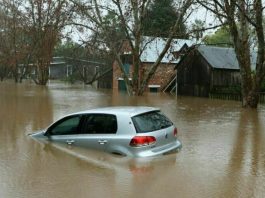 Названо ознаки, що ваш потенційний автомобіль колись був у воді