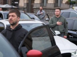 Чи передбачено штраф за ігнорування хвилини мовчання під час керування авто