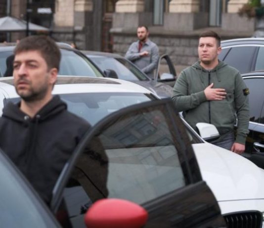 Чи передбачено штраф за ігнорування хвилини мовчання під час керування авто