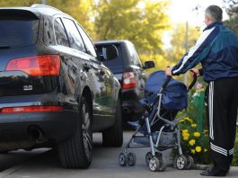 Який штраф загрожує за рух по тротуарах і пішохідних доріжках