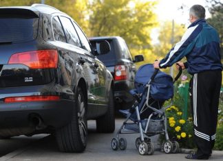 Який штраф загрожує за рух по тротуарах і пішохідних доріжках
