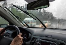 Чому дощова погода небезпечна для сучасних машин