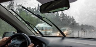 Чому дощова погода небезпечна для сучасних машин