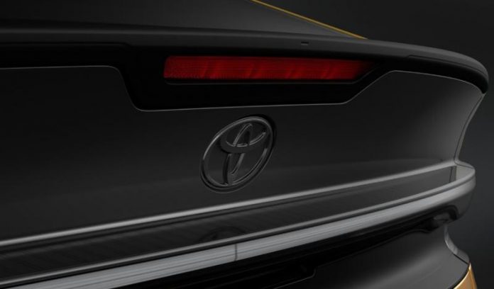 Toyota представила стильну спецверсію Prius Night Shade з потужним гібридом