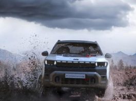 Оновлений Jeep Compass 4xe показали на офіційних фото