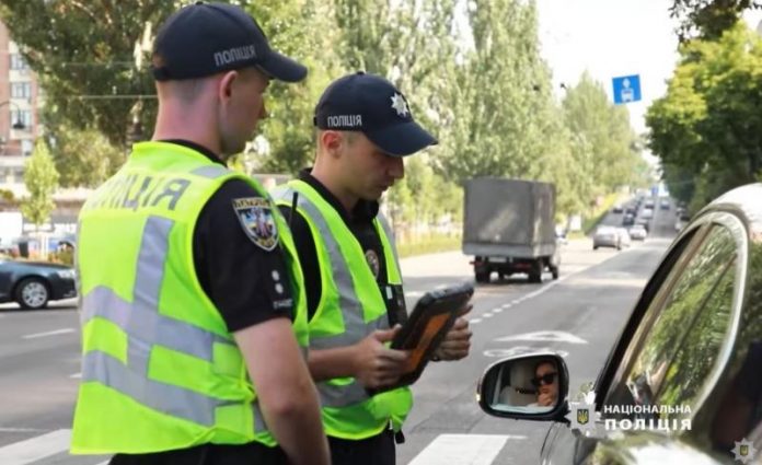 Як водіїв ловлять на штрафи: експерти розповіли про хитрощі патрульних