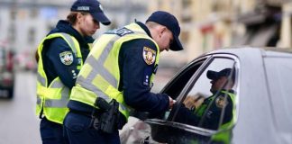 Чому на авто зі США можна отримати штраф в Україні