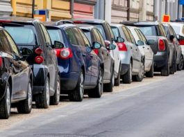 Нові ризики оплати паркування: як шахраї крадуть гроші через підроблені QR-коди