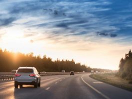 Як підготувати автомобіль до тривалої поїздки в спеку