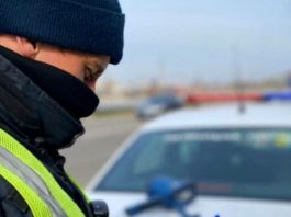 Патрульний пояснив, яких водіїв зупиняють найчастіше