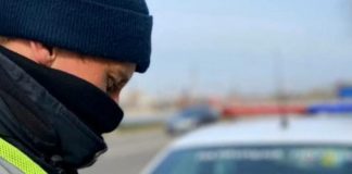 Патрульний пояснив, яких водіїв зупиняють найчастіше