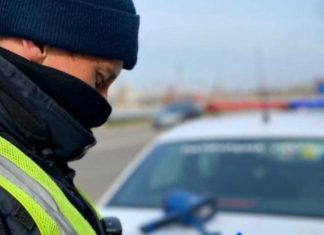 Патрульний пояснив, яких водіїв зупиняють найчастіше