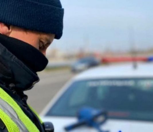 Патрульний пояснив, яких водіїв зупиняють найчастіше