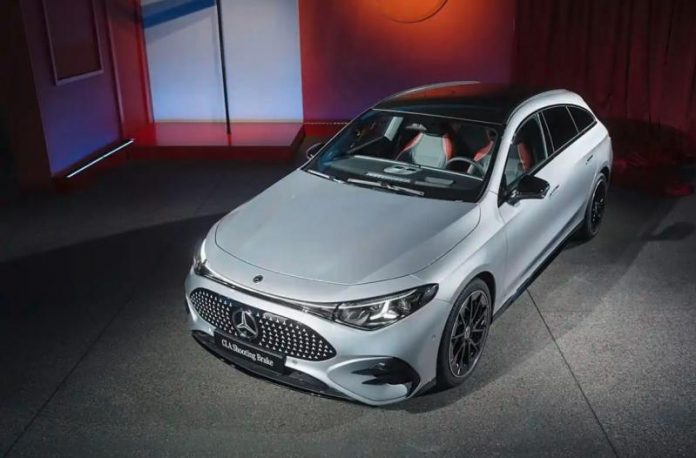 Mercedes-Benz CLA Shooting Brake вперше отримав передній багажник