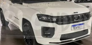 Jeep Commander 2026 показаний на фото без камуфляжу