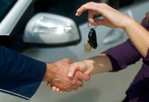 Як не втратити гроші, купуючи машину у родичів або друзів