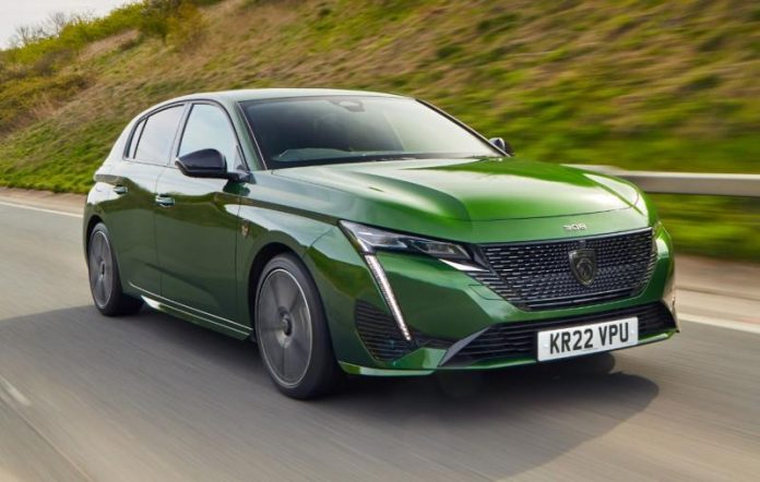 Peugeot 308 2026 показали на перших рендерах