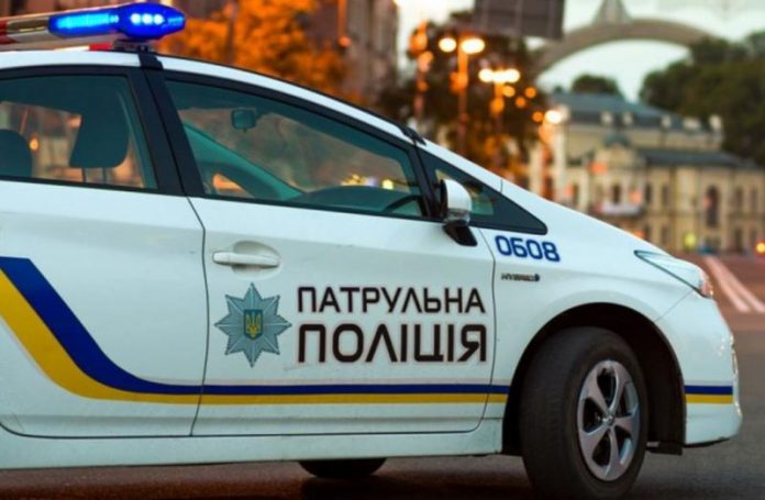 Що не варто робити за кермом, щоб поліція не зупиняла