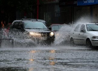 Як дощ і висока вологість впливають на роботу двигуна автомобіля