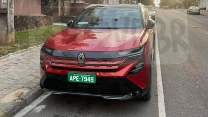 Показали вживу кросовер, який стане наступником Renault Duster