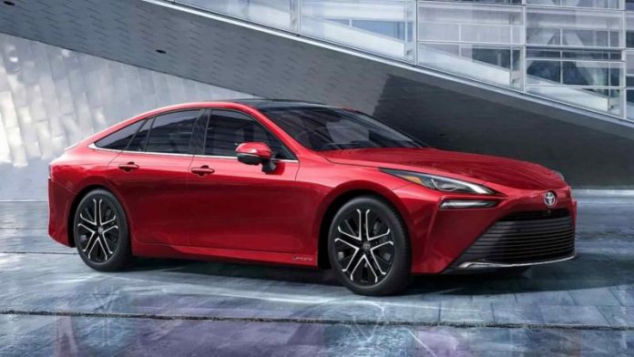 Експерти визнали Toyota Mirai «найдурнішим» новим авто