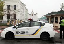Що робити, якщо поліцейський порушує правила на дорозі