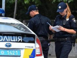 Поліція просить відкрити капот: що дозволено законом