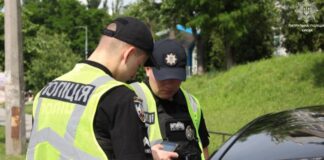 Відмова зупинитися за сигналом патруля: штраф і тимчасова втрата прав
