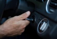 Чи варто гріти авто в спеку: поради експертів