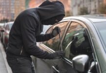 Автомобілі стають жертвами «платних функцій» і угонів одночасно