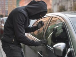 Автомобілі стають жертвами «платних функцій» і угонів одночасно Автомобілі стають жертвами «платних функцій» і угонів одночасно