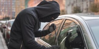 Автомобілі стають жертвами «платних функцій» і угонів одночасно