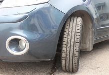 Навіщо досвідчені водії паркують авто із вивернутими колесами