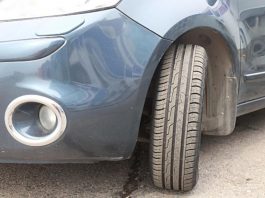 Навіщо досвідчені водії паркують авто із вивернутими колесами