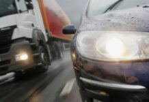 Названо найпоширеніші помилки водіїв під час обгону