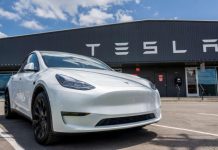Як одне рішення Маска відвернуло тисячі клієнтів від Tesla