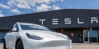 Як одне рішення Маска відвернуло тисячі клієнтів від Tesla
