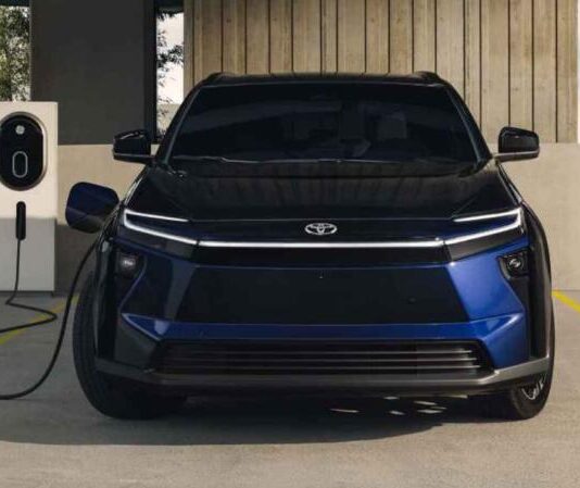 Електрокросовер Toyota 2026 року отримав свіжий дизайн та технології Електрокросовер Toyota 2026 року отримав свіжий дизайн та технології