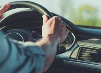 Автоексперт розповів про найпоширеніші шкідливі звички водіїв