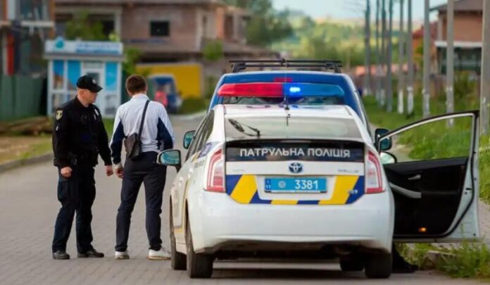 Що не можна робити при зупинці поліцією: поради юристів