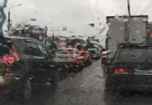 Стало відомо, які небезпеки підстерігають водіїв у дощ