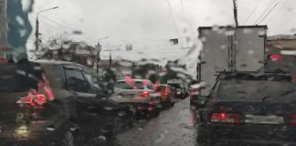 Стало відомо, які небезпеки підстерігають водіїв у дощ