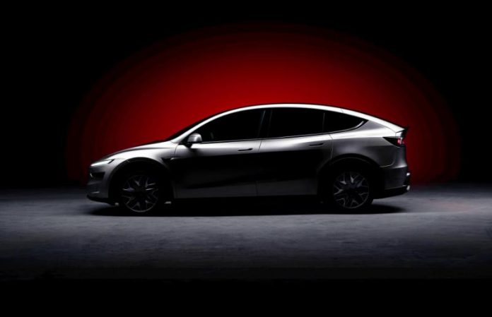 Tesla Model YL із рекордним запасом ходу 751 км надійшла у салони (ФОТО)