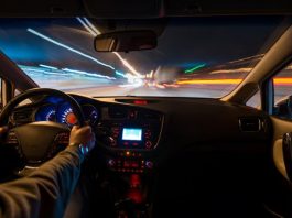 Як підготуватися до нічної поїздки та уникнути небезпечних ситуацій