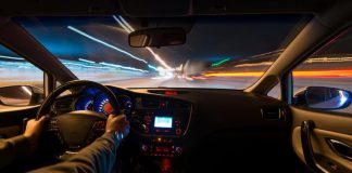 Як підготуватися до нічної поїздки та уникнути небезпечних ситуацій