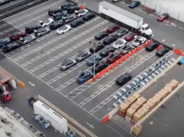 На заводі Tesla у Фрімонті помітили незвичайні корпуси автомобілів