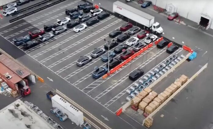 На заводі Tesla у Фрімонті помітили незвичайні корпуси автомобілів
