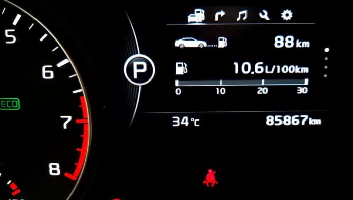 Чи потрібно прогрівати двигун влітку, у спеку