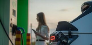 Який автомобіль вигідніше купити в 2025 році: гібрид чи електрокар